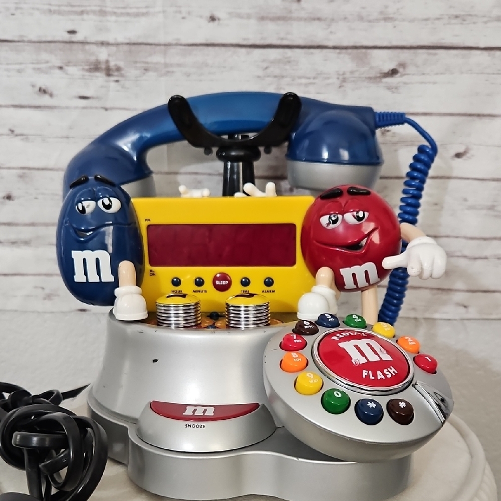 M&M'S Am/Fm Alarm Phone